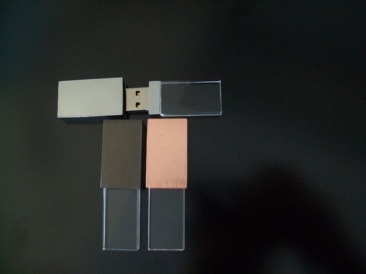 คริสตัล usb ภายในด้วยแสง LED เมื่อทํางานแสง LED ส่องสว่าง