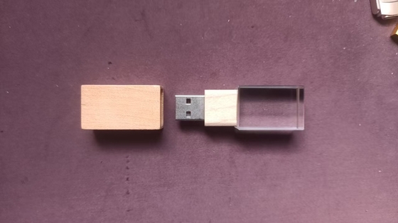 สติ๊ก USB คริสตัลที่กําหนดเอง พร้อมตัวเลือกโลโก้เลเซอร์ -50°C 80°C อุณหภูมิสิ่งแวดล้อม