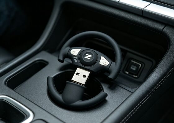 เปิดแม่พิมพ์ด้วยแฟลชไดรฟ์ USB แบบกำหนดเองโดยหน่วยความจำ USB รูปพวงมาลัยรถยนต์