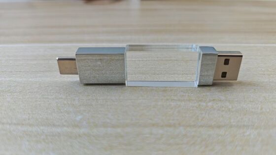 Crystal Usb 3.0 USB A กับประเภท C ทั้งสองพอร์ตอ่านเร็วมาก ส่วนคริสตัลสามารถฉลากโลโก้ ส่วนโลหะสามารถเลเซอร์โลโก้ภายในมีชิปไฟล์ช์ 2 ชิป