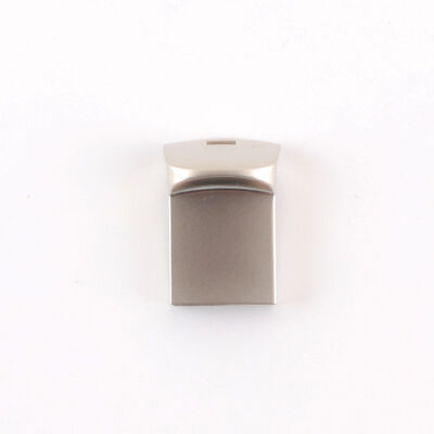 สินค้าจำนวนมากครั้ง 5-7 วันแฟลชไดรฟ์ USB โลหะให้ความเร็วในการเขียน 8-15MB S ความเร็วในการอ่าน 13-20MB S อุปกรณ์ถ่ายโอนข้อมูล