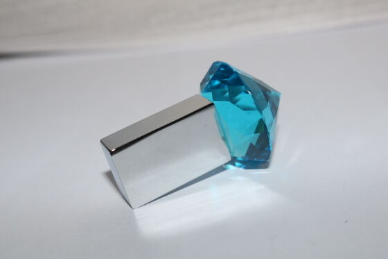 ไดมอนด์ usb แฟลชไดรฟ์ ดีสําหรับของขวัญของผู้หญิงด้วยเครื่องประดับ usb แฟลชไดรฟ์ยังสามารถเลเซอร์โลโก้บนโลหะที่กําหนดเองทํา usb โลโก้และกล่อง
