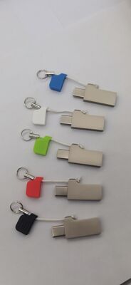 แฟลชไดรฟ์ USB Type C พร้อม USB A พร้อมฝาปิดโซ่โลหะขนาดเล็กสามารถเลเซอร์และพิมพ์โลโก้ความเร็วที่รวดเร็ว 3.2 USB และ 3.1 USB