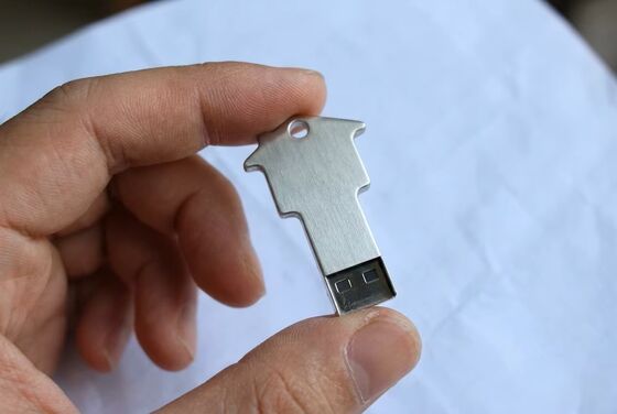 แฟลชไดรฟ์ USB โลหะลายมุก สีเงิน อุปกรณ์จัดเก็บข้อมูลขนาดกะทัดรัด อุณหภูมิใช้งาน -50 ถึง +80 องศา เหมาะสำหรับธุรกิจ