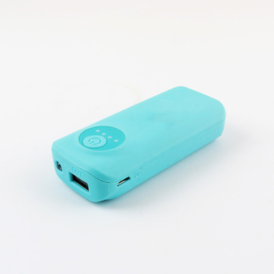 ไฟ LED ธนาคารพลาสติกแบบพกพา 2400MAH 18650 Li ion แบตเตอรี่