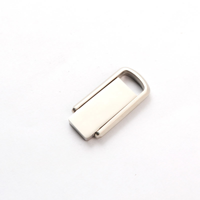 แฟลชไดรฟ์ USB โลหะบิด 360 องศา Matt Body ความเร็วที่รวดเร็ว