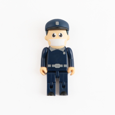 ผู้คนสร้างเมมโมรี่สติ๊ก USB ที่รวดเร็วด้วยหัวแม่พิมพ์เปิด PVC
