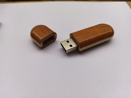 รูปทรงด้านในเข้ากันได้กับรูปทรง USB แท่ง USB ไม้ที่นำเสนออินเทอร์เฟซ USB 2.0 และ USB 3.0 แบบมีสไตล์และใช้งานได้จริง